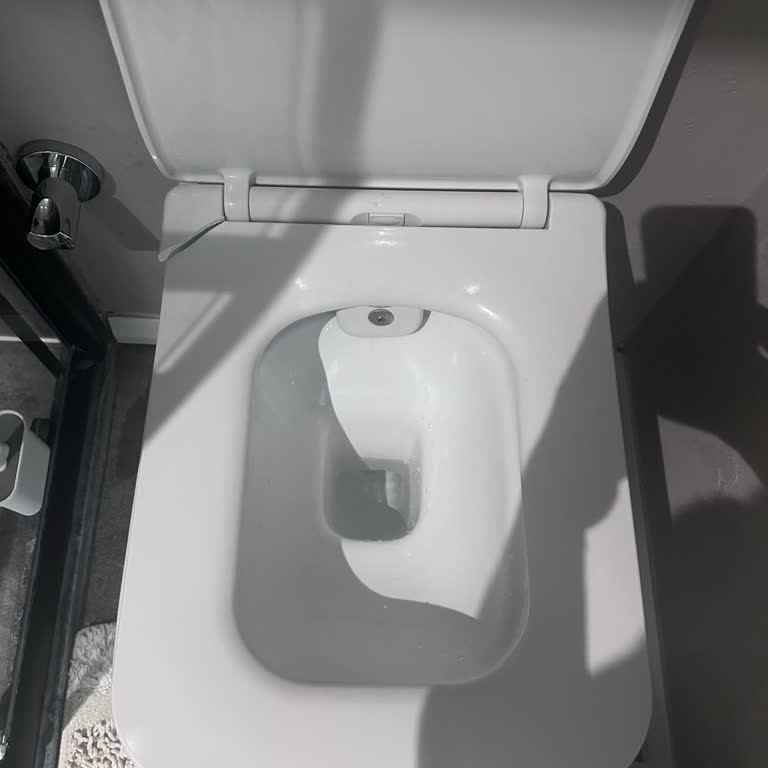 Normal Kullanımda Kırılan Cerastyle Turkuaz İbiza Klozet Kapağı Dayanıklılık Sorunu