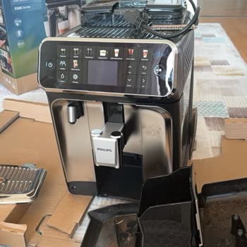 Media Markt'tan Aldığım Philips Kahve Makinesi Ayıplı Ve Kirli Olarak Teslim Edildi