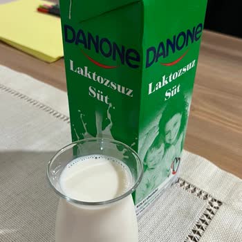 Danone Laktozsuz Sütte Renk Bozukluğu Tüketici Güvenini Zedeliyor