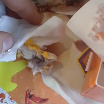 Popeyes Burgerimden Kemik Çıktı Ve Patatesler Buz Gibiydi