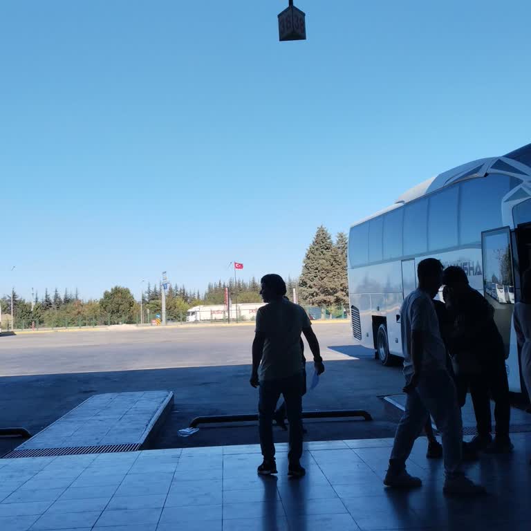 Zümrüt Turizm Otobüs Gecikmesi Ve Bilgilendirme Sorunu