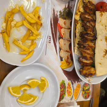 Kurtçuklu Salata Ve Hijyen Sorunu Telafi Bekliyor