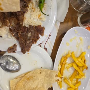 Kurtçuklu Salata Ve Hijyen Sorunu Telafi Bekliyor