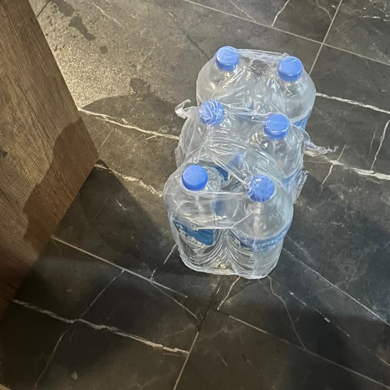 Patlayan Su Şişeleri Ve Küflü Mısır İçin Çözüm Talebi