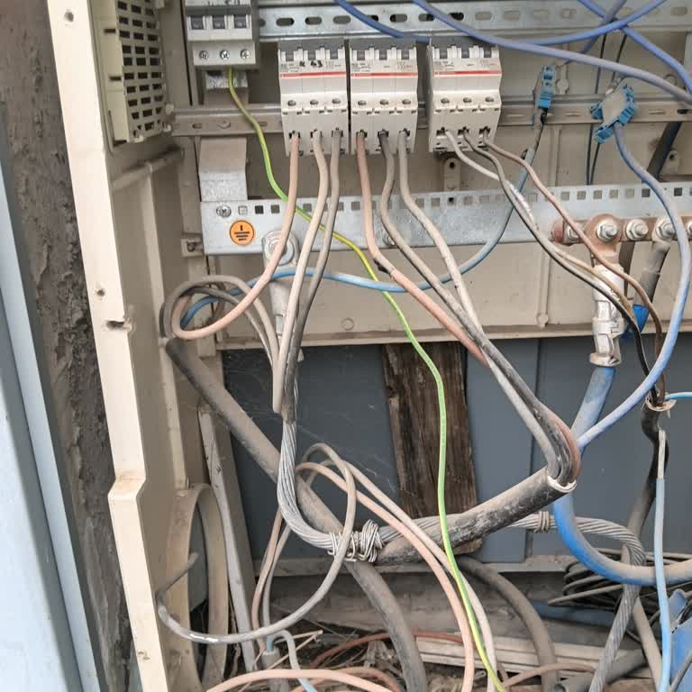 Tekrarlayan Elektrik Kesintileri Ve Kalıcı Çözüm Talebi