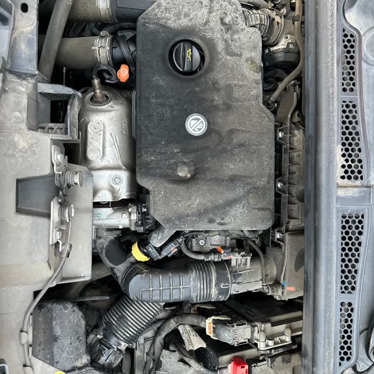 Gebze Otokoç Servisinde Motor Yağ İçerisinde Bırakıldı Ve İç Temizlik Aşağı Düzeyde