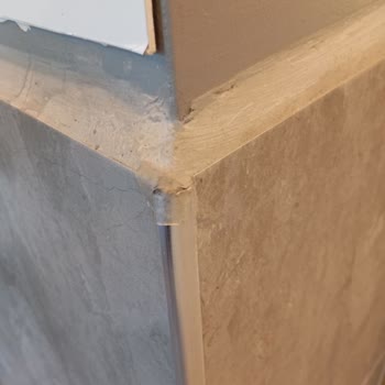 İzmir Aliağa’da Köfteci Yusuf’ta Metal Çapak Tişörtümü Yırttı