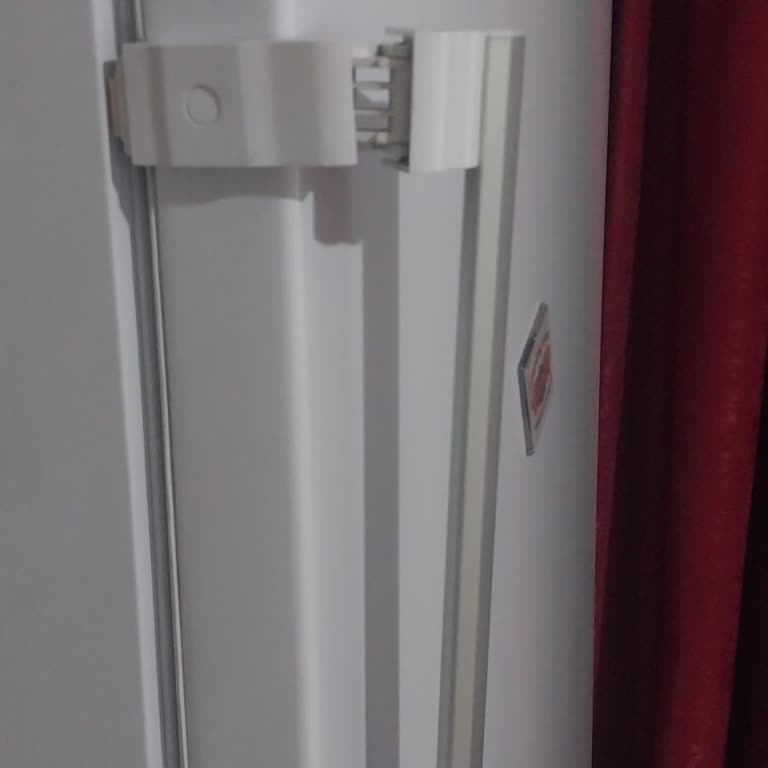 Garanti Kapsamında Yanlış Kol Değişimi Sonrası Buzluğun Kapak Kırıldı