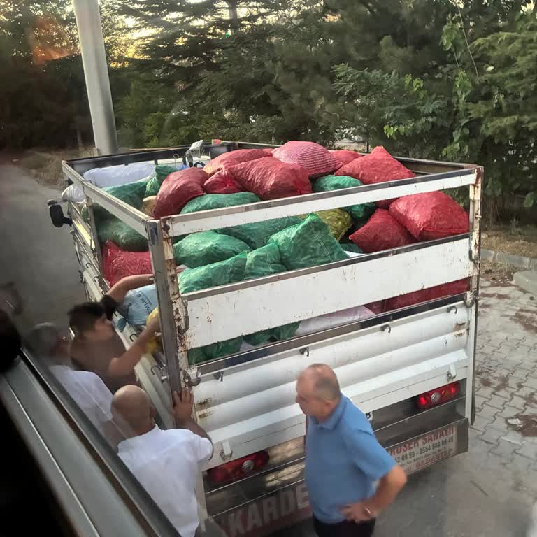 Keyfi Durmalar, Sigara İçen Şoför Ve Bağırışlar Yolculuğu Mahvediyor