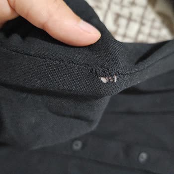 Mavi Gömlekte Renk Solması Ve Kumaş Yırtılması, Ücretsiz Değişim Talebi
