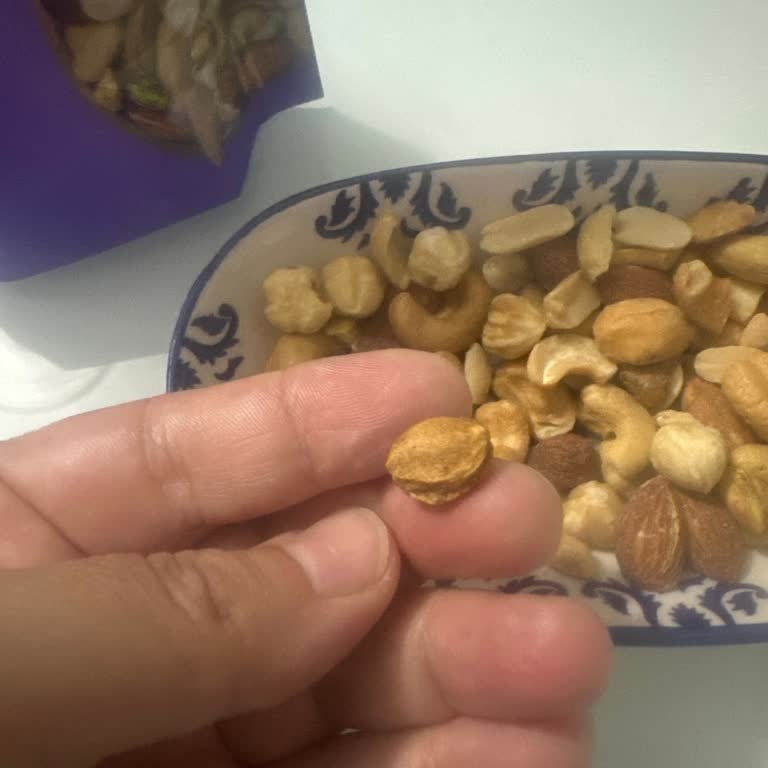 A101 Çerezya Premium Kuruyemişte Erik Çekirdeği Bulundu