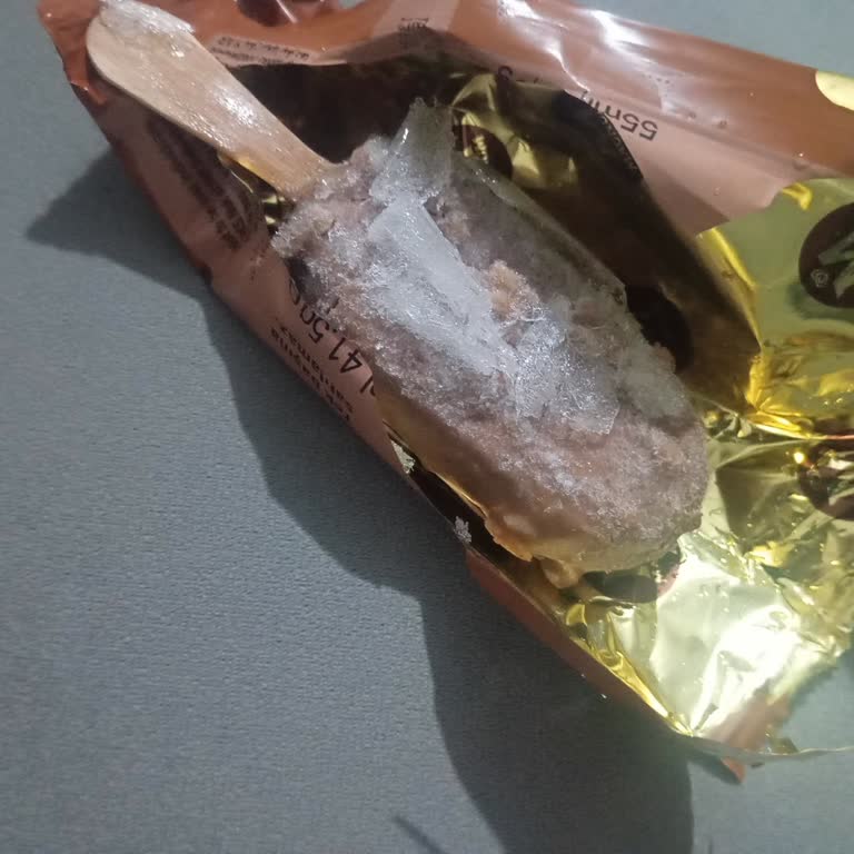 Magnum Mini Dondurması Buzlanmış Ve Lezzeti Bozulmuş, Ücret İadesi Talebi