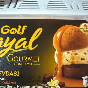 Dondurmanın İçindeki Plastik Parçalar Ciddi Sağlık Riski Oluşturdu