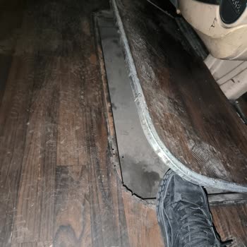 Motor Kapağı Açık Ve Klima Yok! Güvenlik Riski Taşıyan Otobüs Seferi