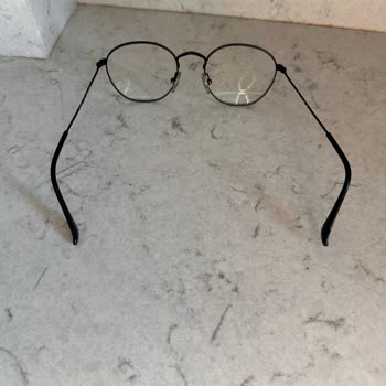 Rayban Çocuk Gözlüğünün Sapları Kendiliğinden Genişleyerek Görüşü Bozuyor
