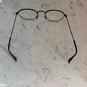 Rayban Çocuk Gözlüğünün Sapları Kendiliğinden Genişleyerek Görüşü Bozuyor