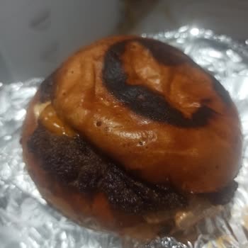 Yanmış Hamburger İçin İade Talebim Reddedildi