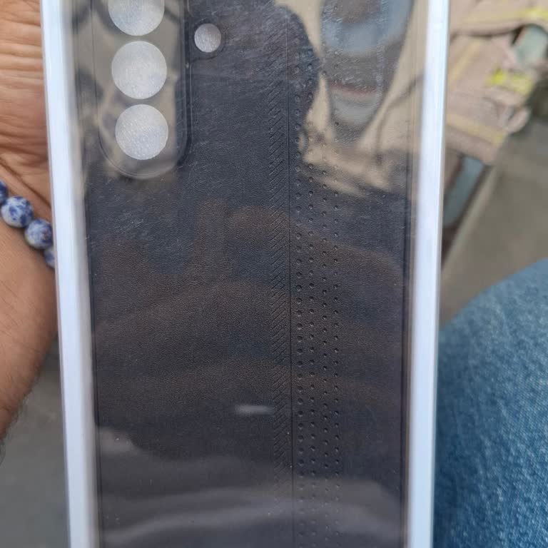 Metal Kılıf İddiası Yanıltıcı, Gerçekte Ucuz Silikon Kılıf Gönderildi