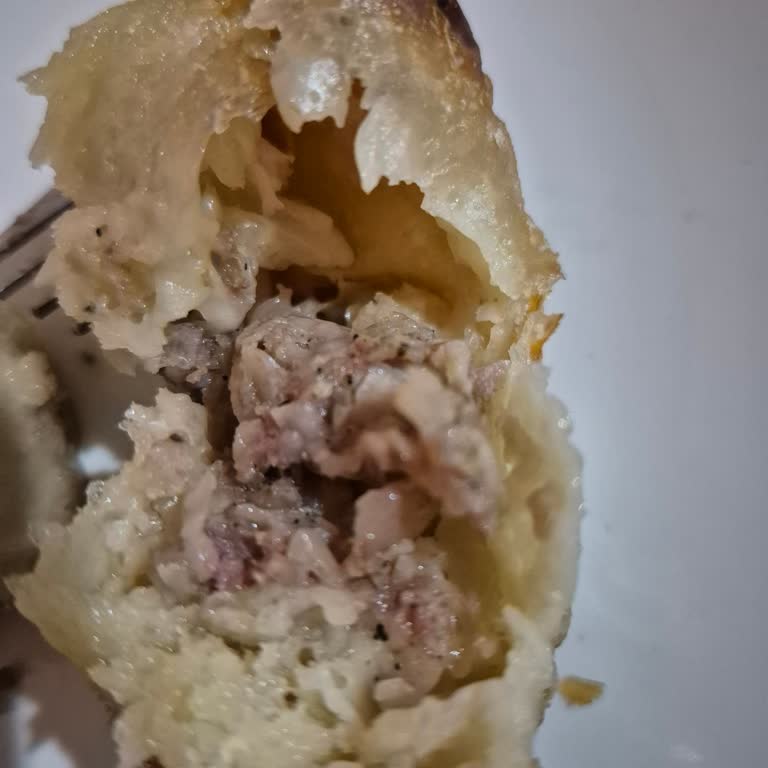 Ekşi Ve Bayat Börek, Misafirler Önünde Utanç Ve Sağlık Riski