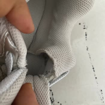 Nike Çocuk Ayakkabısının İç Astarı Açıldı, Çocuğum Yaralandı
