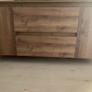 Sento Yemek Odası Takımında Renk Uyumsuzluğu Ve Yanlış Sandalyeler
