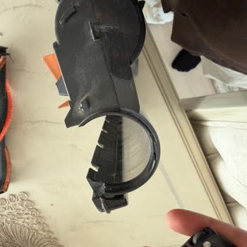 Philips 8000 Süpürge Çekim Gücü Düşerken Küçük Parça Kırıldı, Yetkili Tam Başlık Değişimi Dayattı