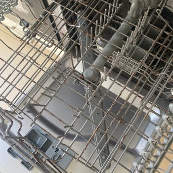 Paslanan Sepetleriyle Teka Bulaşık Makinesine Ücretsiz Değişim Talebi