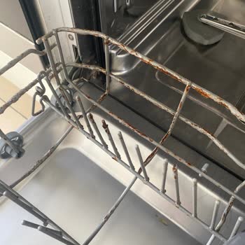 Paslanan Sepetleriyle Teka Bulaşık Makinesine Ücretsiz Değişim Talebi