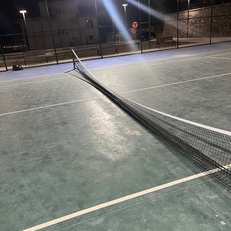 Çankaya Belediyesi Tenis Kortunun Filesinin Yırtık Olması