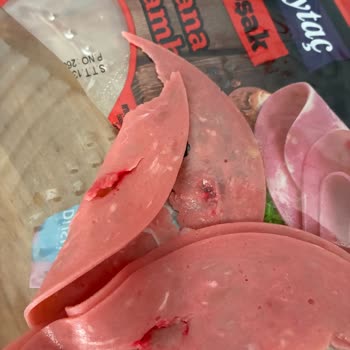 Aytaç Jambon Ürününde Renk Lekeleri Ve Hijyen Sorunu