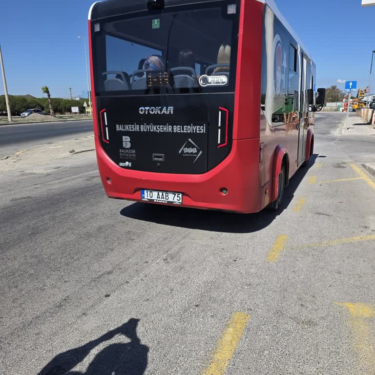 Şoförün Agresif Tavırları Yolcuları Uzak Bir Noktaya Bıraktı