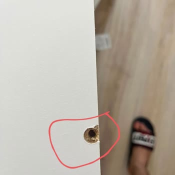 Arka Plaka Ve Yan Yüzeydeki Deliklerden Dolayı Defolu Parça Değişimi İsteği