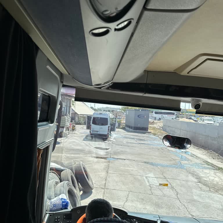 Lar Lüks Adana'dan 17 Saatlik Gecikme, Arızalı Otobüs Ve Saygısız Şoför Davranışı