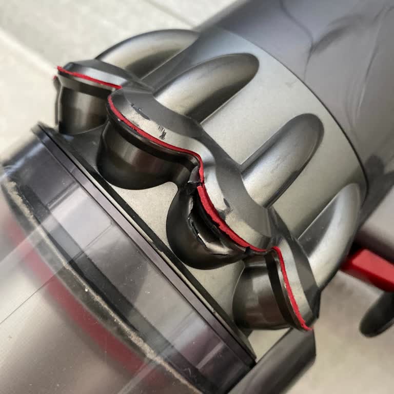 Dyson V11 Süpürgem Çözüm Bulamıyor Ve Servis Kırık Deyip Ücret İstiyor