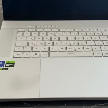 Asus Rog Zephyrus G16 Kasada Soyulma Ve Çizik Şikayeti