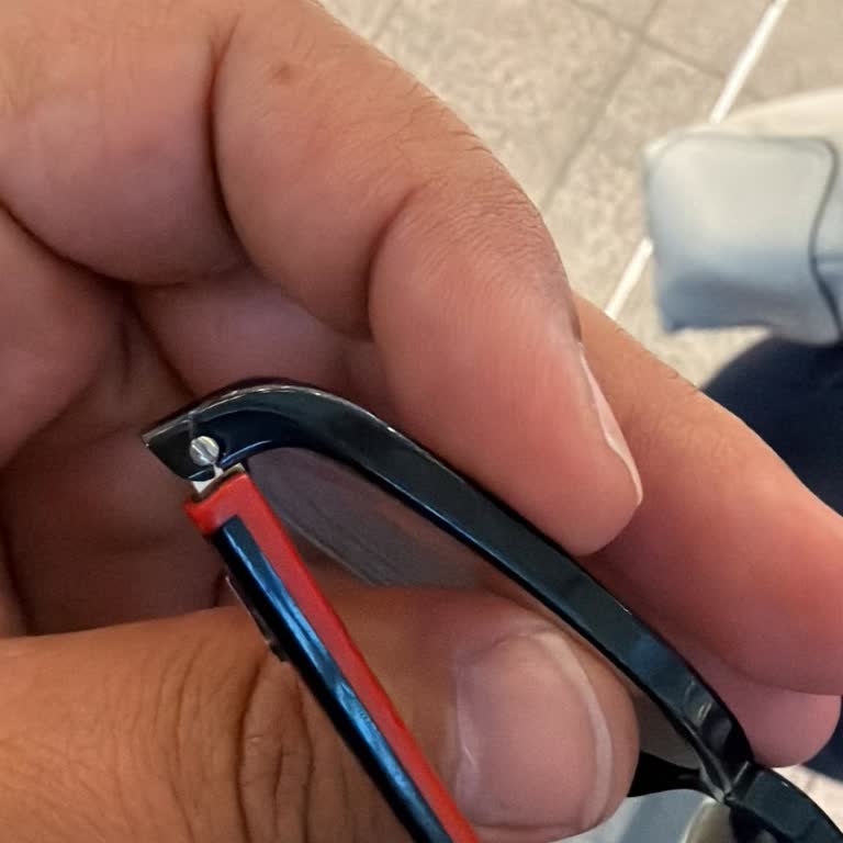 Atasun Optik’te Garanti Tamirinde Çözüm Yok, Üç Hafta Gözlüksüz