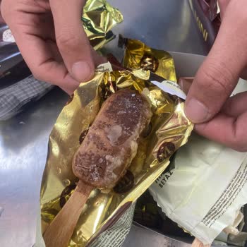 Bozulmuş Magnum Dondurmanın Sağlık Riski Ve İade İsteği