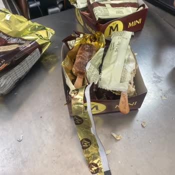 Bozulmuş Magnum Dondurmanın Sağlık Riski Ve İade İsteği