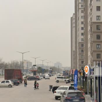 Prestij Hayat Sitesi Yan Yolunda Yaya Güvenliği Riski Ve Koridor Oluşturulması Talebi