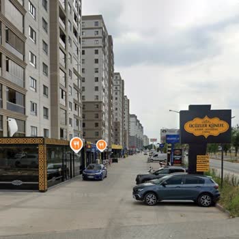 Prestij Hayat Sitesi Yan Yolunda Yaya Güvenliği Riski Ve Koridor Oluşturulması Talebi