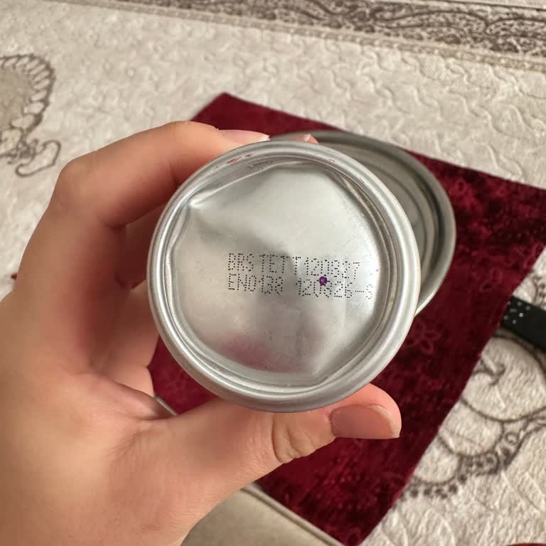 Migros'tan Aldığım Coca-Cola Kutusunda Şişmiş Ve Ezilmiş Alt Kısım