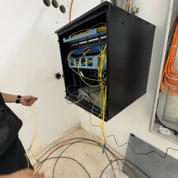 Kabloların Kasten Çıkarılması Ve Kesintili İnternet Hizmetinden Şikayet