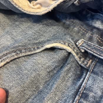 Mavi Pantolon Hızla Soldu, Yırtıldı: İade Talebi