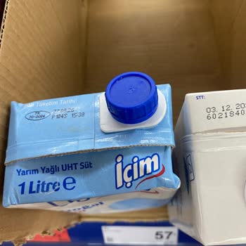 Raflarda Süresi Geçmiş İçim Sütleri