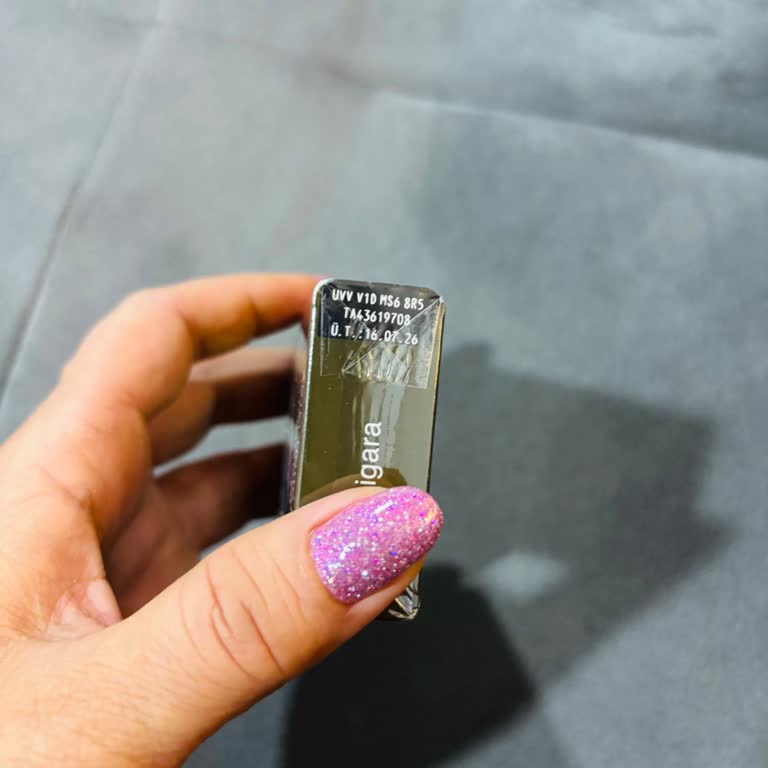 Marlboro Touch Gray Sigara İçinden Çıkan Yabancı Parçalar Sağlık Endişesi Yaratıyor