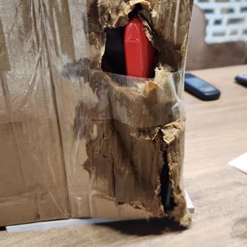 Sürat Kargo’nun Keyfi Teslimatı Ve Hasarlı Paket Şikayeti