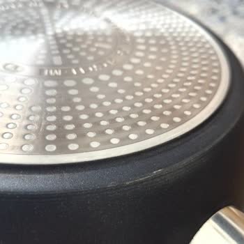 Tefal Küçük Tavadaki Kaplama Kusuru Nedeniyle Tek Parça Değişimi Talebi