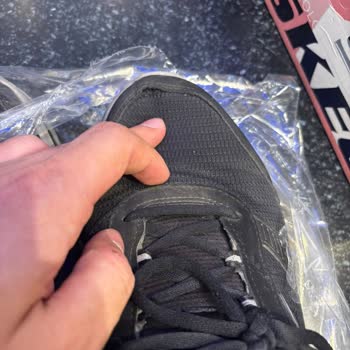 Skechers Ayakkabısındaki İç Taban Ve Astar Yırtılması Nedeniyle Reddedilen İade Ve Değişim Talebi