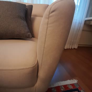 Uzun Süreli Kumaş Ve Döşeme Hataları Nedeniyle Koltuk Takımının Değiştirilmesi Talebi