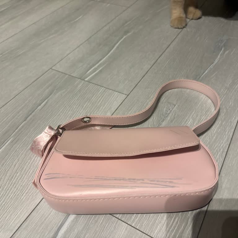 Vega AVM'den Pembe Çanta Kalite Sorunu Ve İade Talebi
